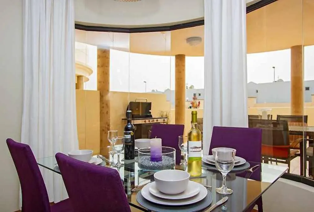 푸에르토 델 카르멘 Riviera Park 2B - 2 Bed/2 Bath - Grd Floor - Air-Con - Uk/Irish Tv - Wifi 아파트